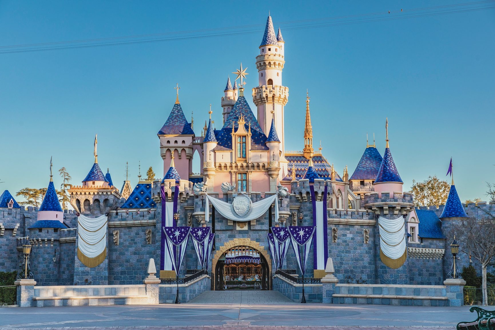 Disney-100-castle
